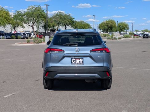 Used 2024 Toyota Corolla Cross XLE FWD image 5