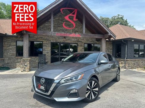 Used 2021 Nissan Altima 2.5 SV FWD image 1