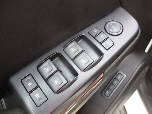 Used 2015 GMC Yukon SLT w/ Open Road Package image 13