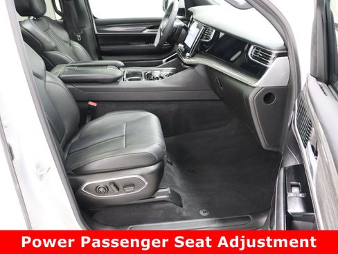 Used 2022 Jeep Wagoneer Series III w/ Premium Group I image 43