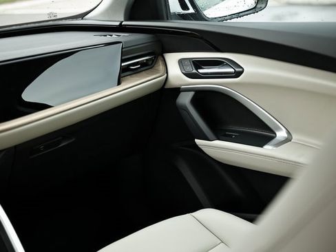 New 2025 Audi Q5 2.0T Premium image 28