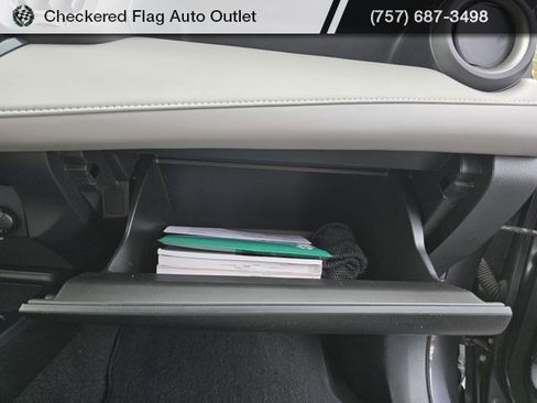 Used 2017 Toyota RAV4 Limited image 45