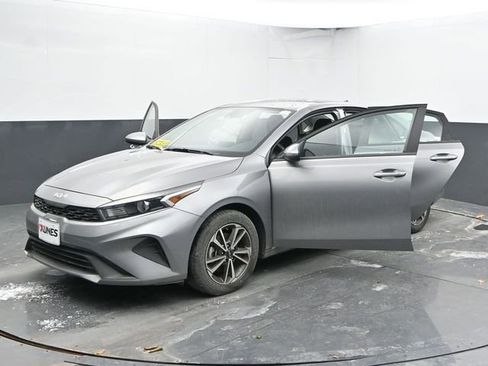 Used 2024 Kia Forte LXS image 49