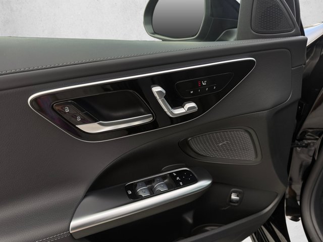 New 2026 Mercedes-Benz C 300 4MATIC Sedan image 4