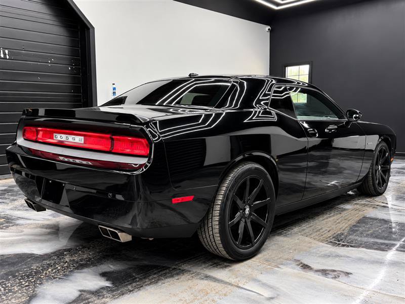 Used 2014 Dodge Challenger R/T RWD image 5