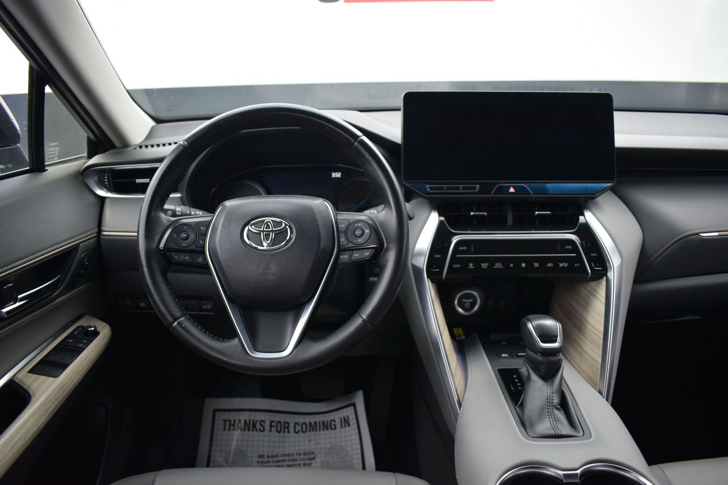 Used 2023 Toyota Venza XLE AWD/4WD image 16