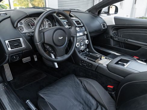 Used 2010 Aston Martin DBS Volante image 6