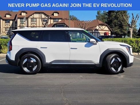 New 2026 Kia EV9 Light image 3