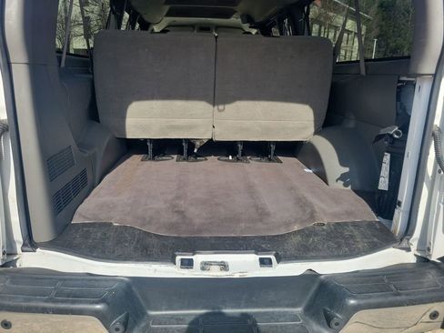 Used 2021 Chevrolet Express 3500 LT w/ LT Preferred Equipment Group image 19