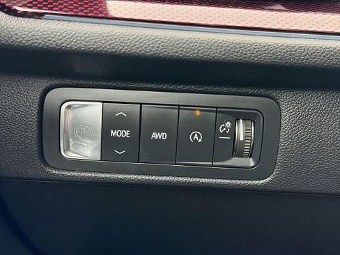 Used 2024 Chevrolet Traverse RS w/ LPO, Floor Liner Package image 37