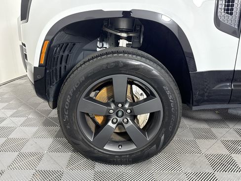 Used 2023 Land Rover Defender 130 X-Dynamic SE AWD/4WD image 12