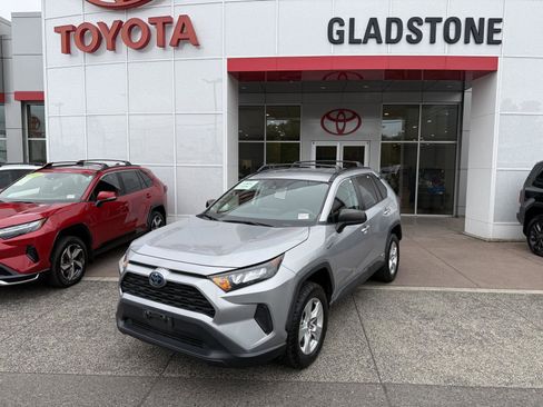 Used 2021 Toyota RAV4 LE AWD/4WD image 1