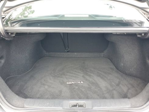 Used 2024 Nissan Sentra S FWD image 9