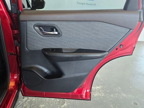 Used 2022 Nissan Rogue SV FWD image 14