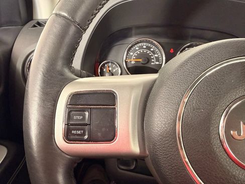 Used 2016 Jeep Compass High Altitude FWD image 34