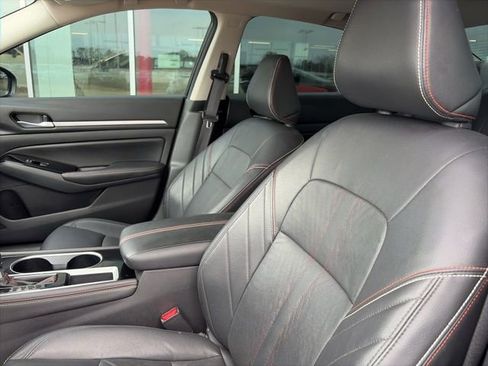 Used 2024 Nissan Altima 2.5 SR w/ SR Premium Package image 9