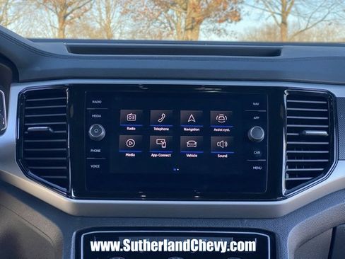 Used 2023 Volkswagen Atlas Cross Sport SEL Premium R-Line image 27