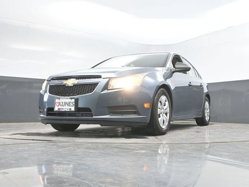 Used 2012 Chevrolet Cruze LS FWD image 42