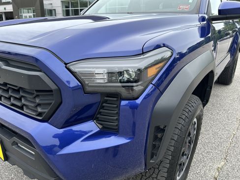 Used 2024 Toyota Tacoma TRD Off-Road AWD/4WD image 9