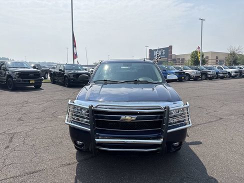 Used 2009 Chevrolet Avalanche LT w/ Convenience Package #1 AWD/4WD image 3