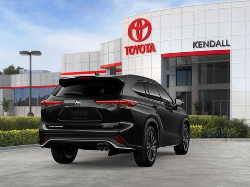 New 2026 Toyota Highlander XSE image 9