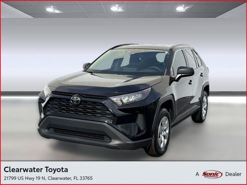 Used 2021 Toyota RAV4 LE FWD image 1