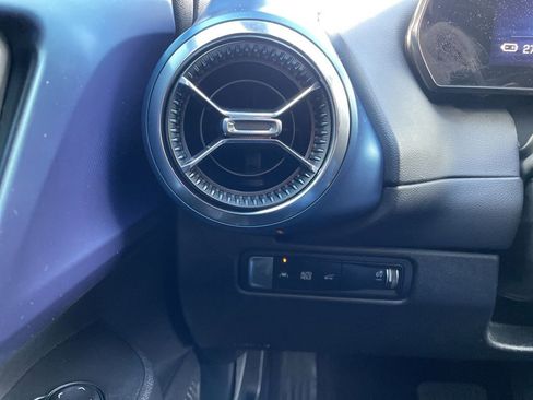 Used 2024 Chevrolet Equinox EV LT image 24