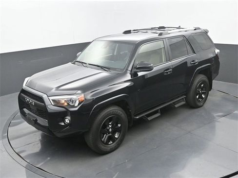 Used 2021 Toyota 4Runner SR5 image 16