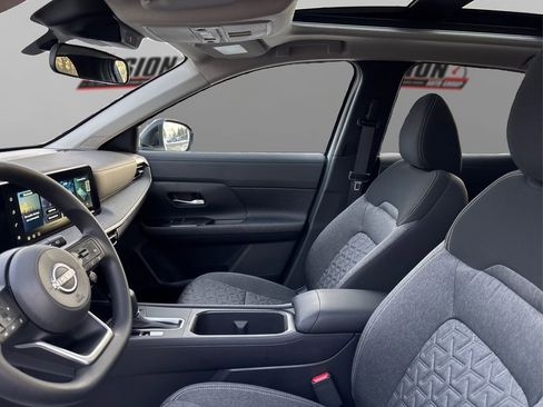 New 2026 Nissan Kicks SV w/ SV Premium Package image 9