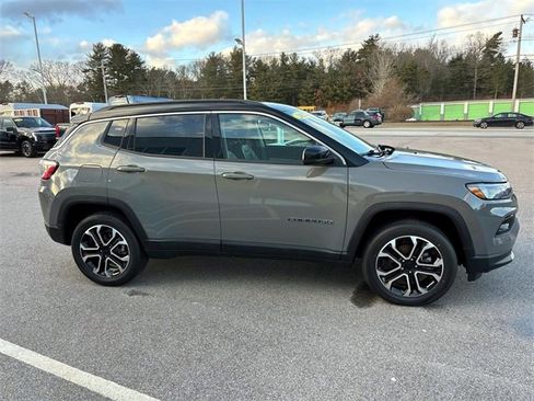 Used 2022 Jeep Compass Limited image 2