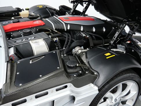 Used 2006 Mercedes-Benz SLR image 12
