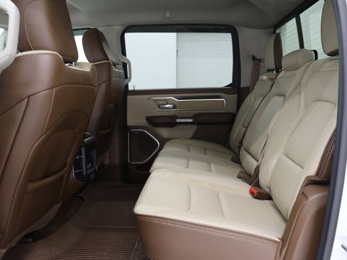 Used 2022 RAM 1500 Laramie AWD/4WD image 9