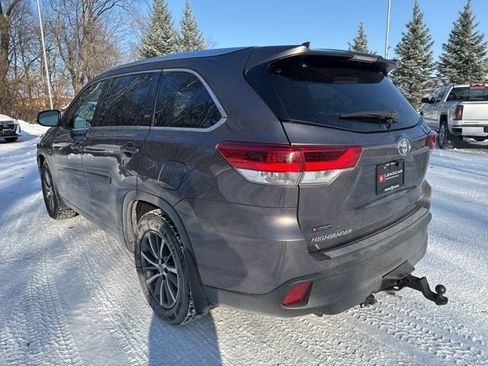 Used 2019 Toyota Highlander XLE image 7