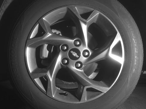Used 2025 Chevrolet Trax LT FWD image 12