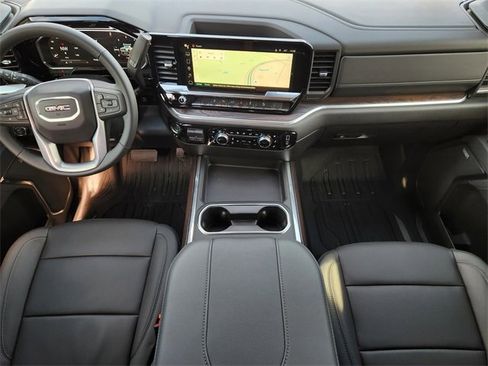 New 2026 GMC Sierra 2500 SLT image 2