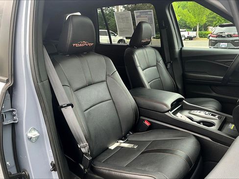 Used 2025 Honda Passport TrailSport image 7