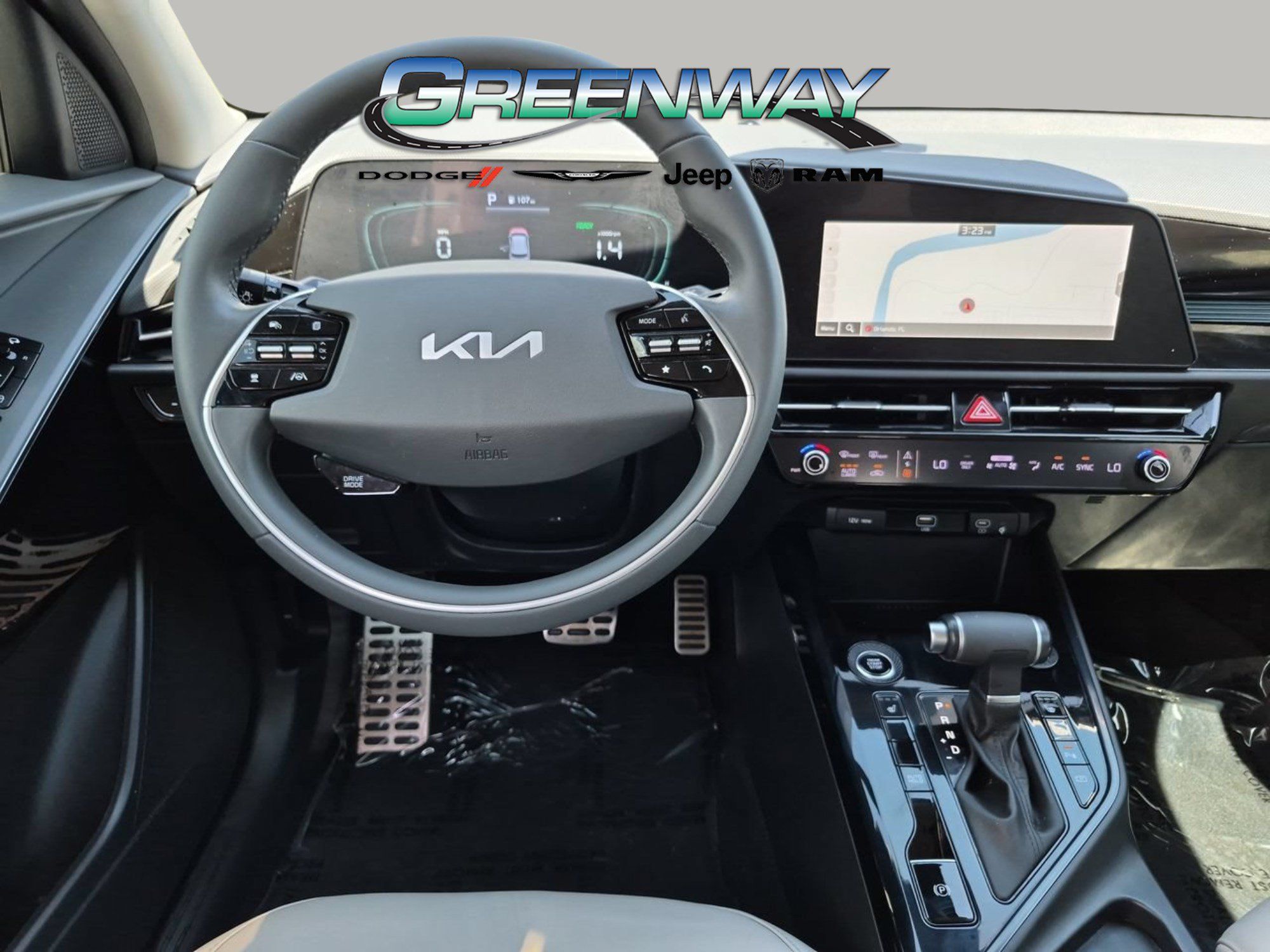 Used 2023 Kia Niro EX Touring FWD image 11
