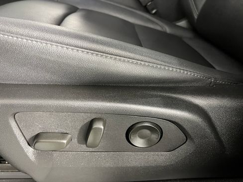 Used 2025 Chevrolet Tahoe Z71 image 22