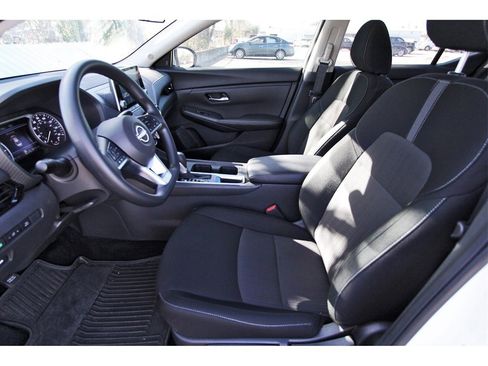 Used 2025 Nissan Sentra SV image 6