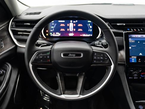 Used 2023 Jeep Grand Cherokee 4WD 4xe image 15