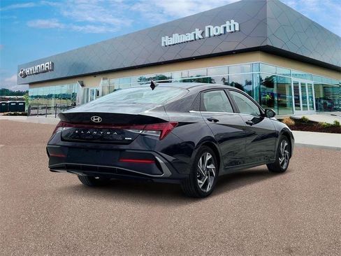 New 2025 Hyundai Elantra Limited image 7