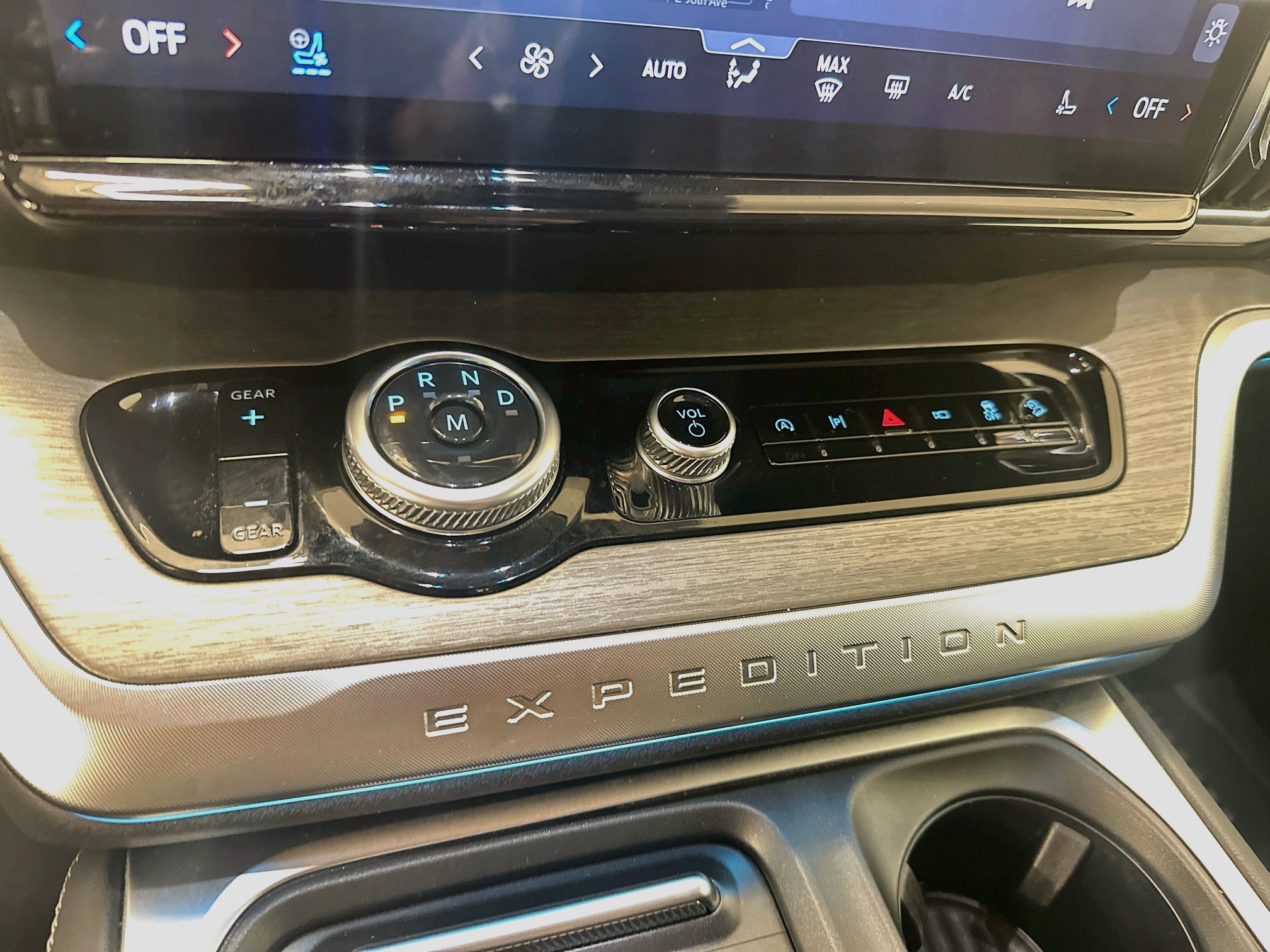 Used 2025 Ford Expedition Platinum AWD/4WD image 25