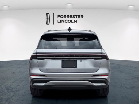 New 2026 Lincoln Nautilus Reserve w/ Jet Appearance Package image 4