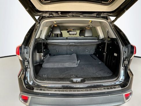 Used 2018 Toyota Highlander Limited FWD image 28