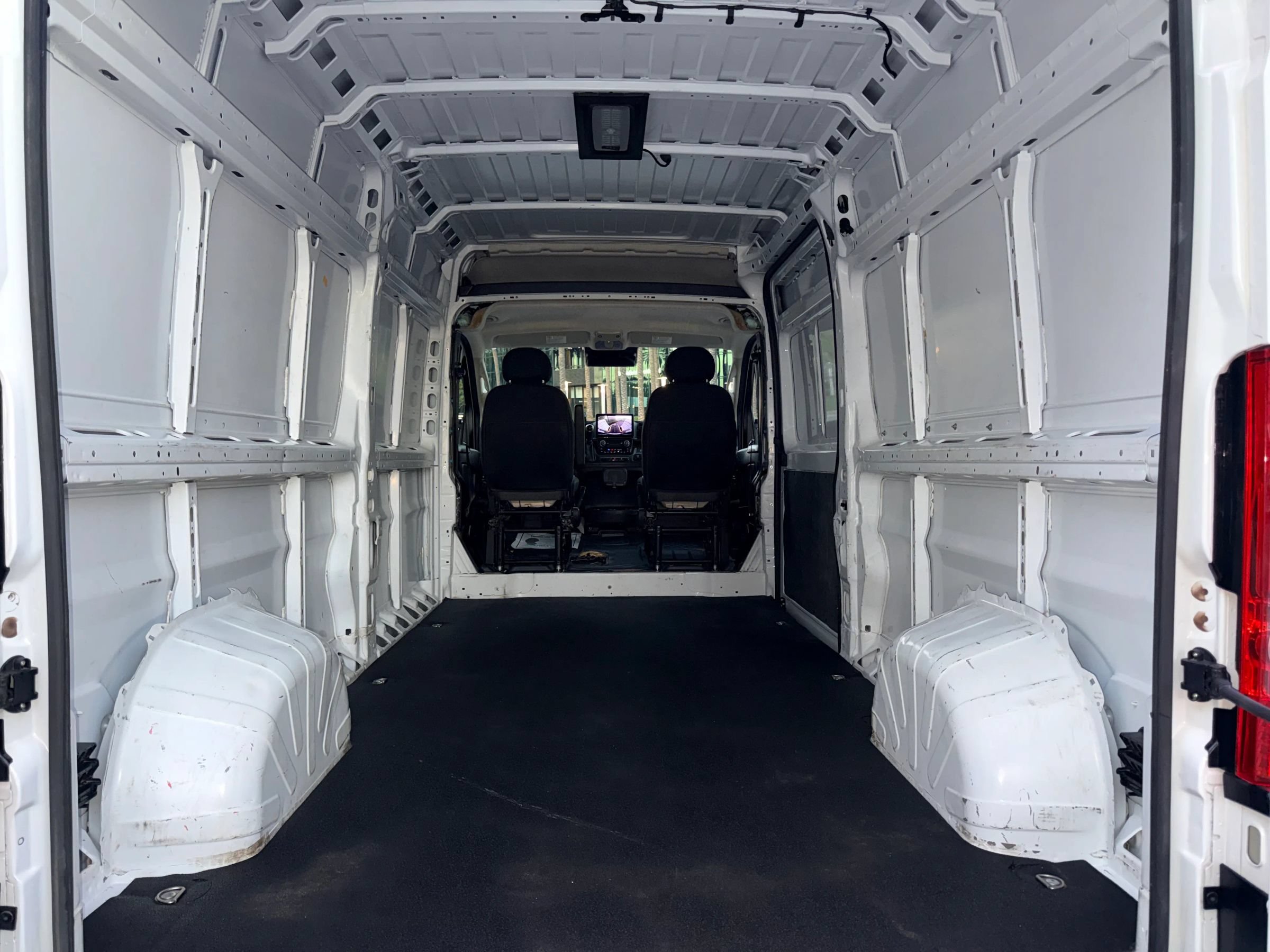 Used 2024 RAM ProMaster 2500 159 High Roof w/ Premium Convenience Group FWD image 9