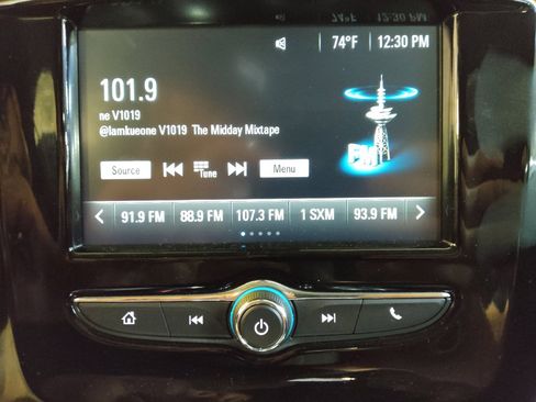 Used 2019 Chevrolet Traverse LT FWD image 25