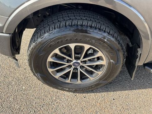 Used 2018 Ford F150 XLT w/ Equipment Group 302A Luxury image 9