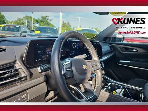 Used 2024 Chevrolet Traverse LT AWD/4WD image 13