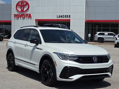 Used 2023 Volkswagen Tiguan SE R-Line