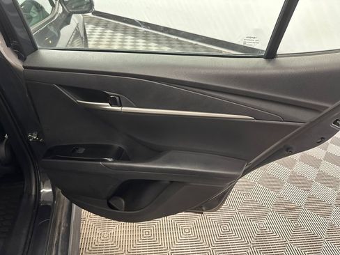 Used 2025 Toyota Camry SE w/ Convenience Package FWD image 17